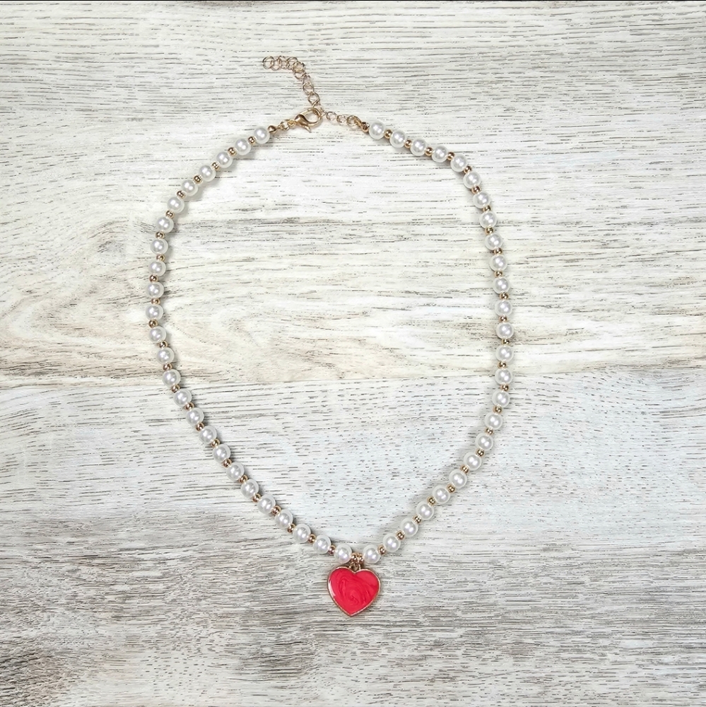 Classic Coquette Heart Pearl Necklace - Picture 4 of 7